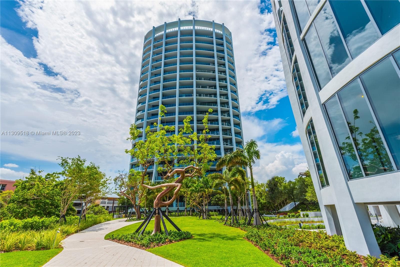 CLUB RESIDENCES AT PARK GROVE