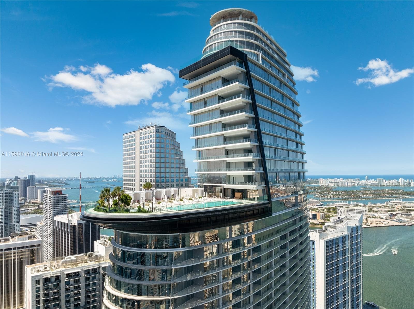 ASTON MARTIN RESIDENCES